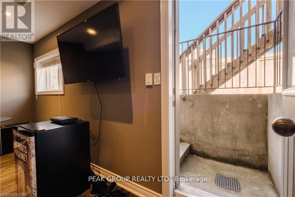 9 Flynn Court, St. Catharines, Ontario  L2R 6P9 - Photo 10 - X13525498