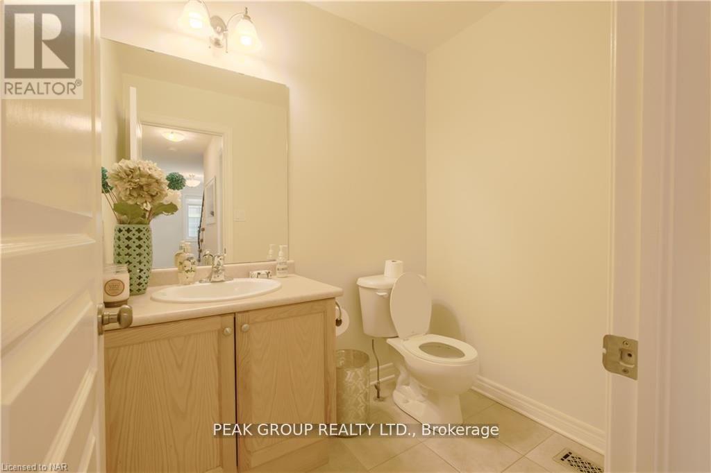 9 Flynn Court, St. Catharines, Ontario  L2R 6P9 - Photo 2 - X13525498