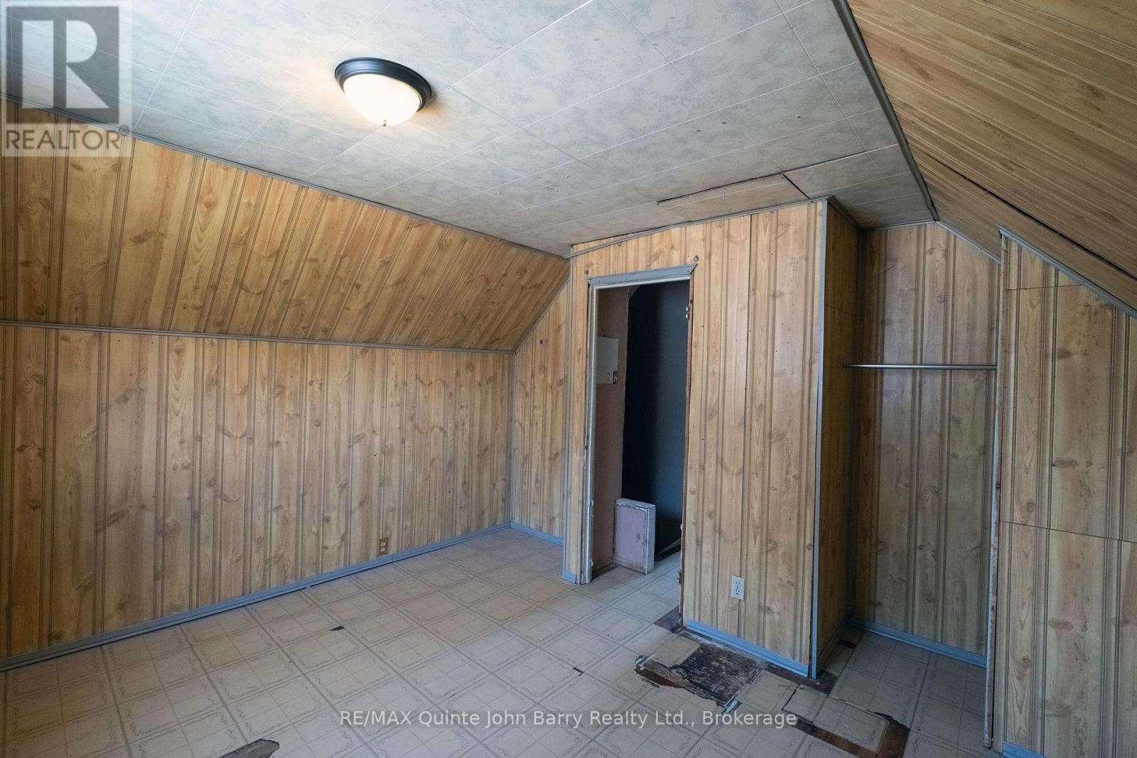 14 Harriet Street, Quinte West, Ontario K8V 4L4 - Photo 21 - X12554562