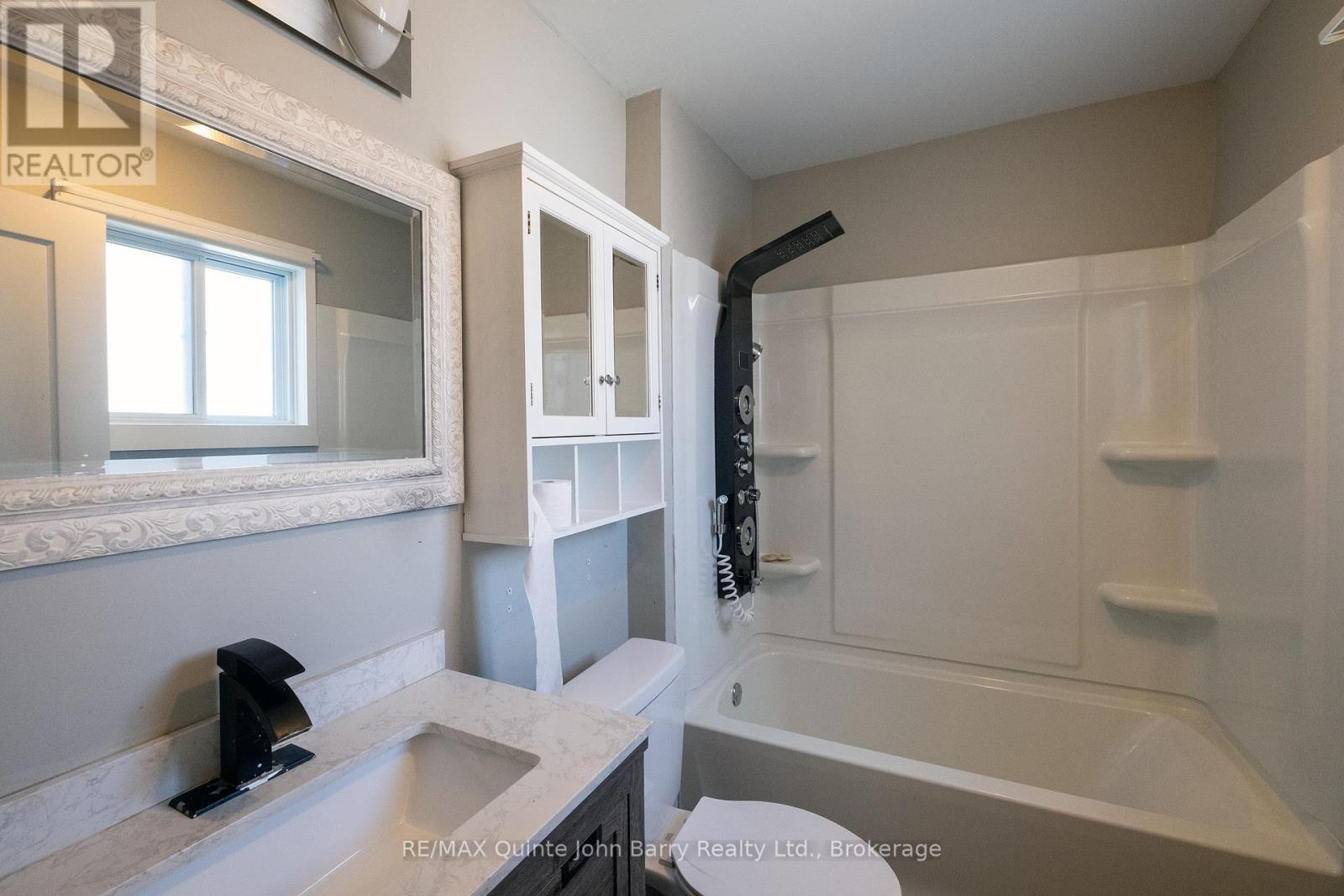 14 Harriet Street, Quinte West, Ontario K8V 4L4 - Photo 16 - X12554562