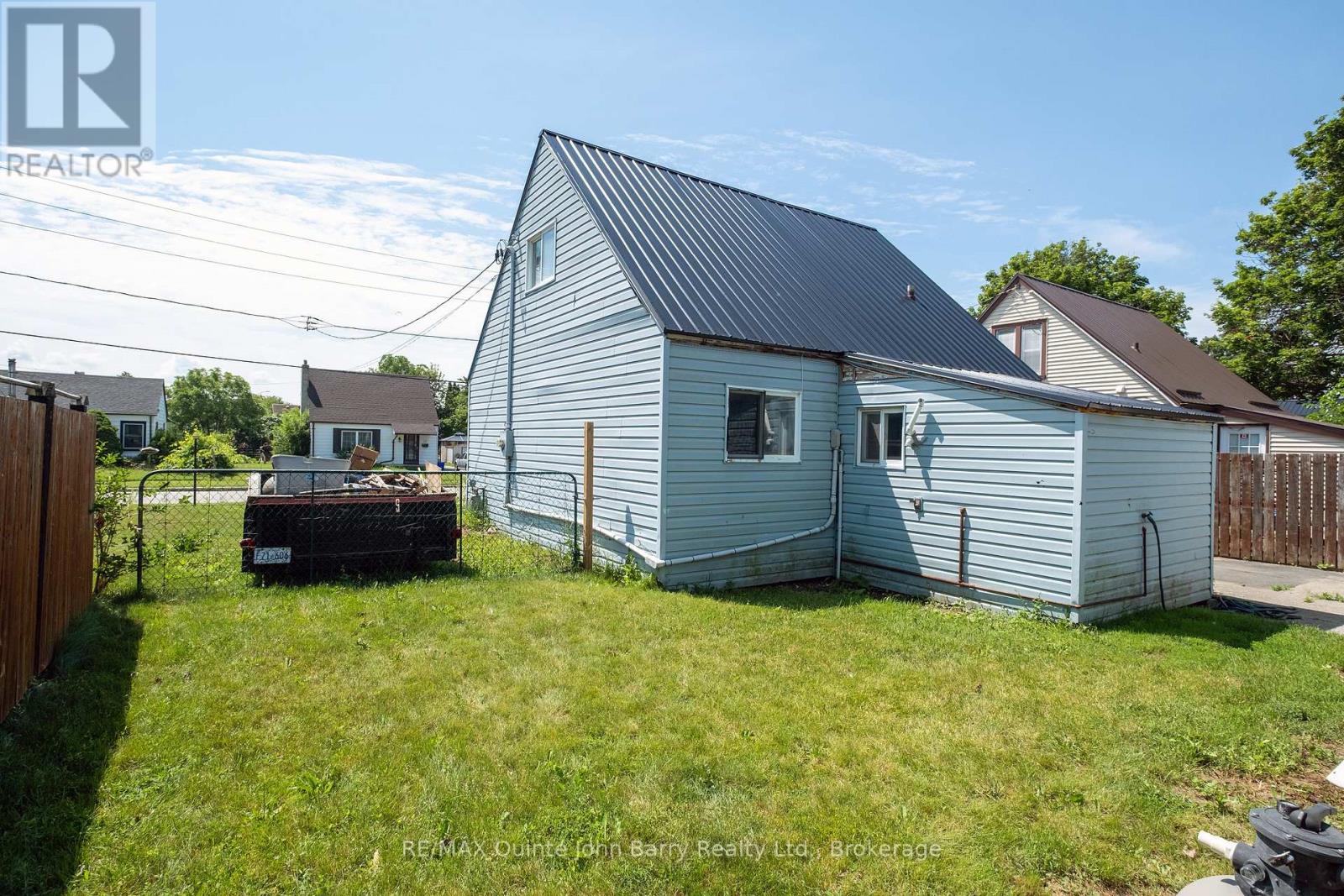 14 Harriet Street, Quinte West, Ontario K8V 4L4 - Photo 23 - X12554562