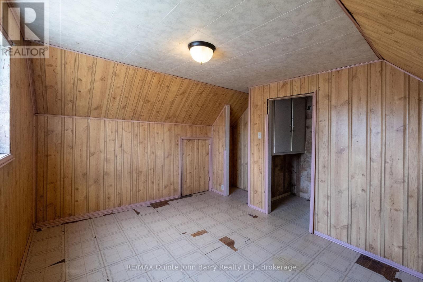 14 Harriet Street, Quinte West, Ontario K8V 4L4 - Photo 19 - X12554562