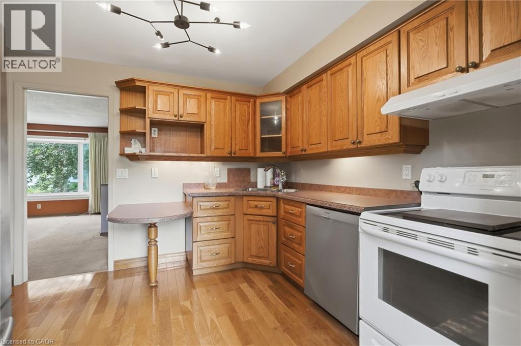 2410 Cavendish Drive, Burlington, Ontario  L7P 3B9 - Photo 8 - 40842712