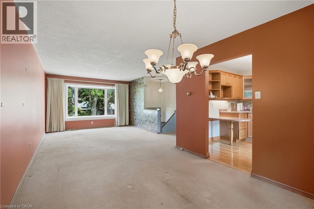 2410 Cavendish Drive, Burlington, Ontario  L7P 3B9 - Photo 3 - 40842712