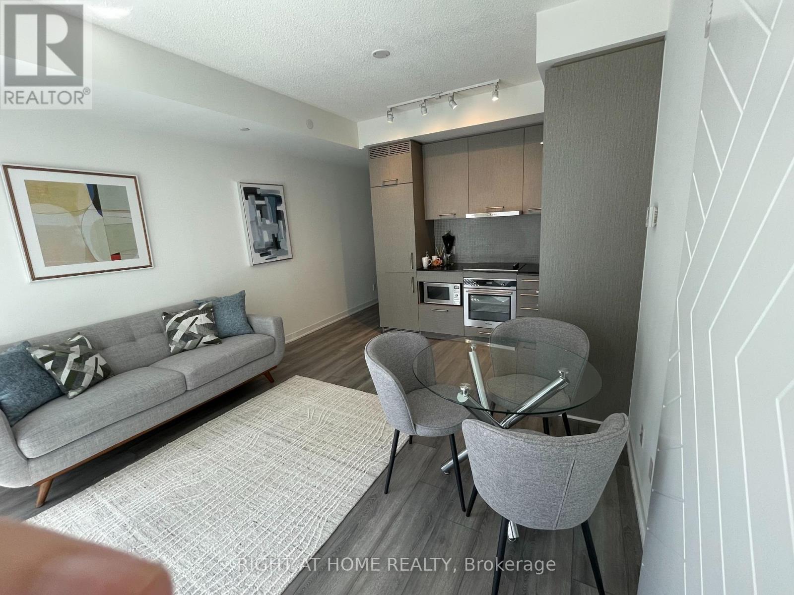 1713 - 87 Peter Street, Toronto, Ontario  M5V 0P1 - Photo 2 - C13525534