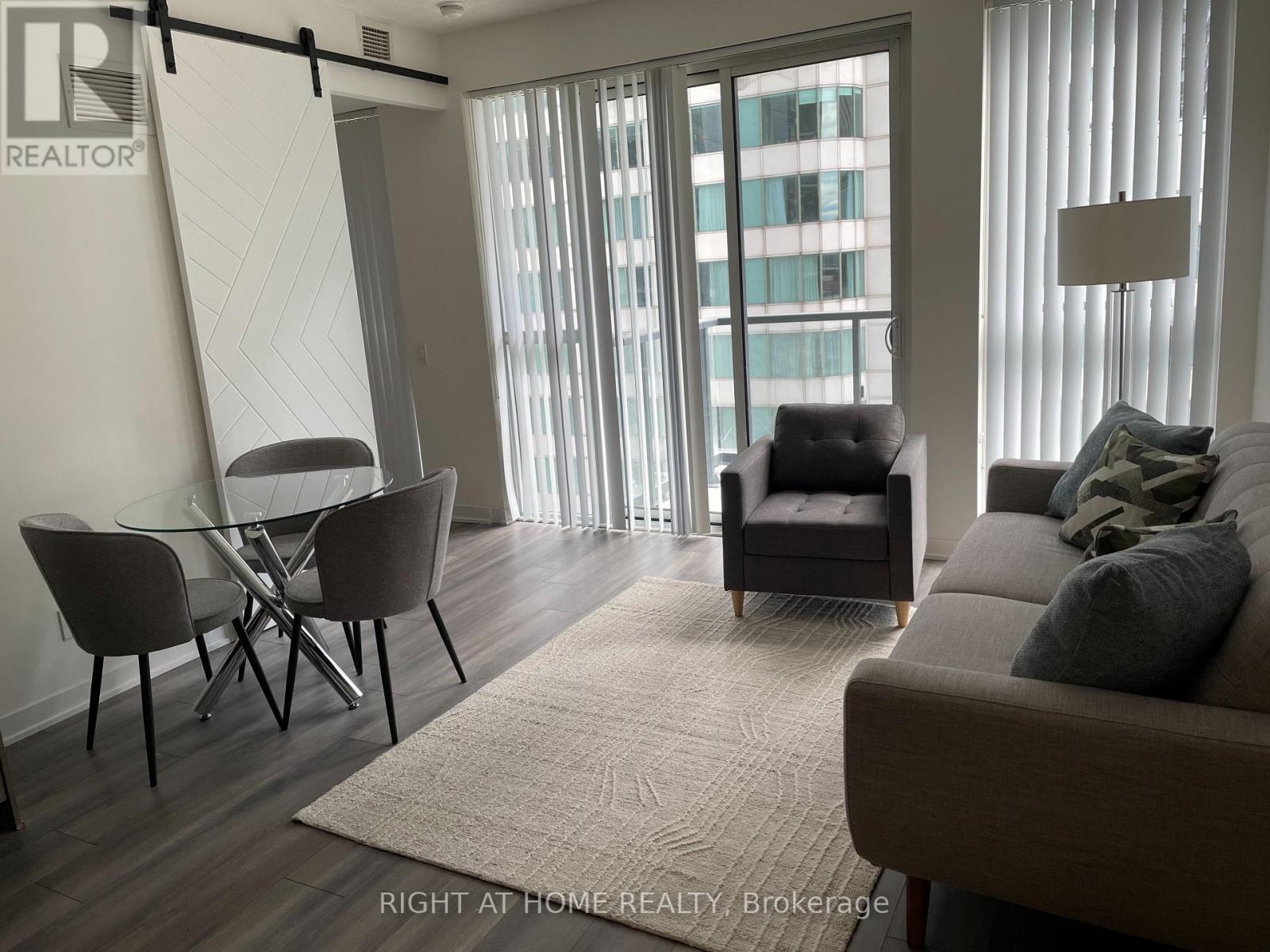 1713 - 87 Peter Street, Toronto, Ontario  M5V 0P1 - Photo 4 - C13525534