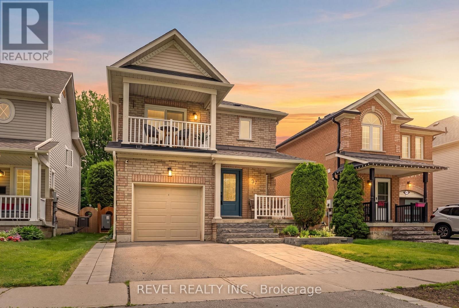 37 PORTAGE TRAIL, Whitby, Ontario