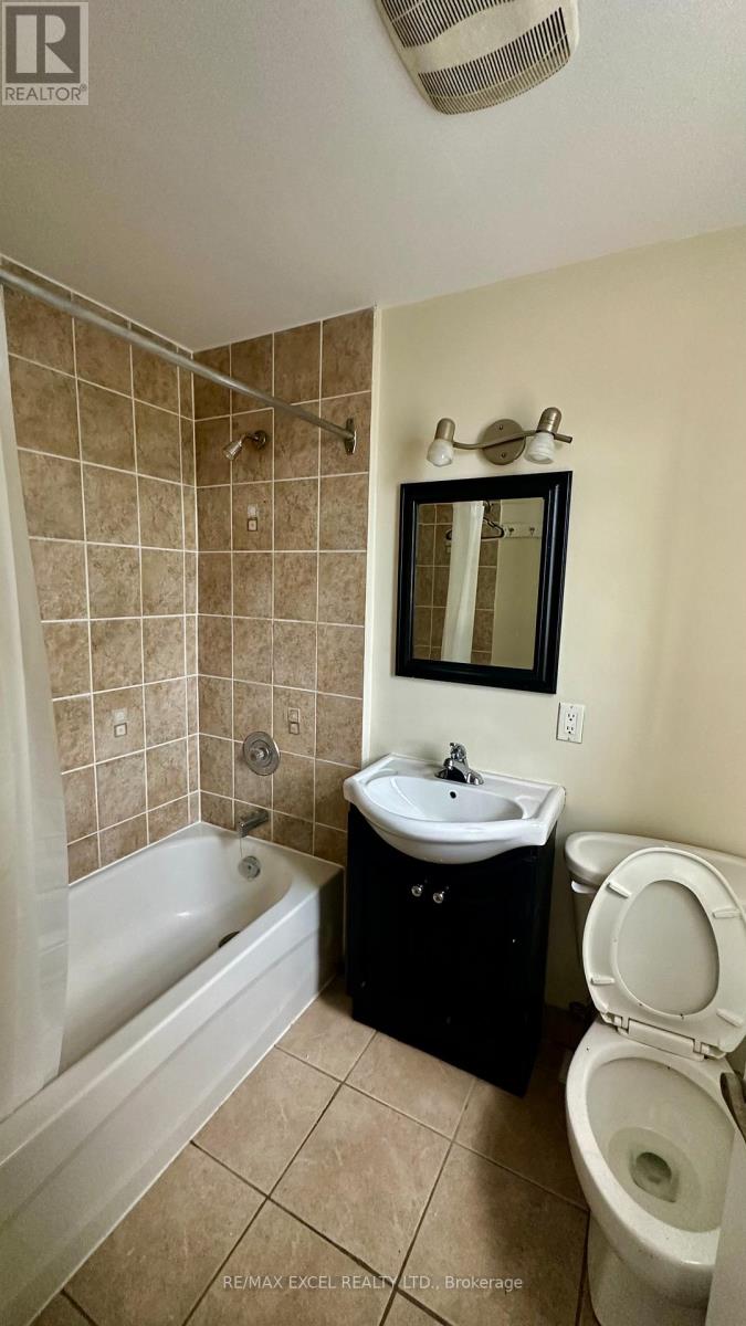 4 - 1023 Coxwell Avenue, Toronto, Ontario  M4C 3G4 - Photo 7 - E13525438