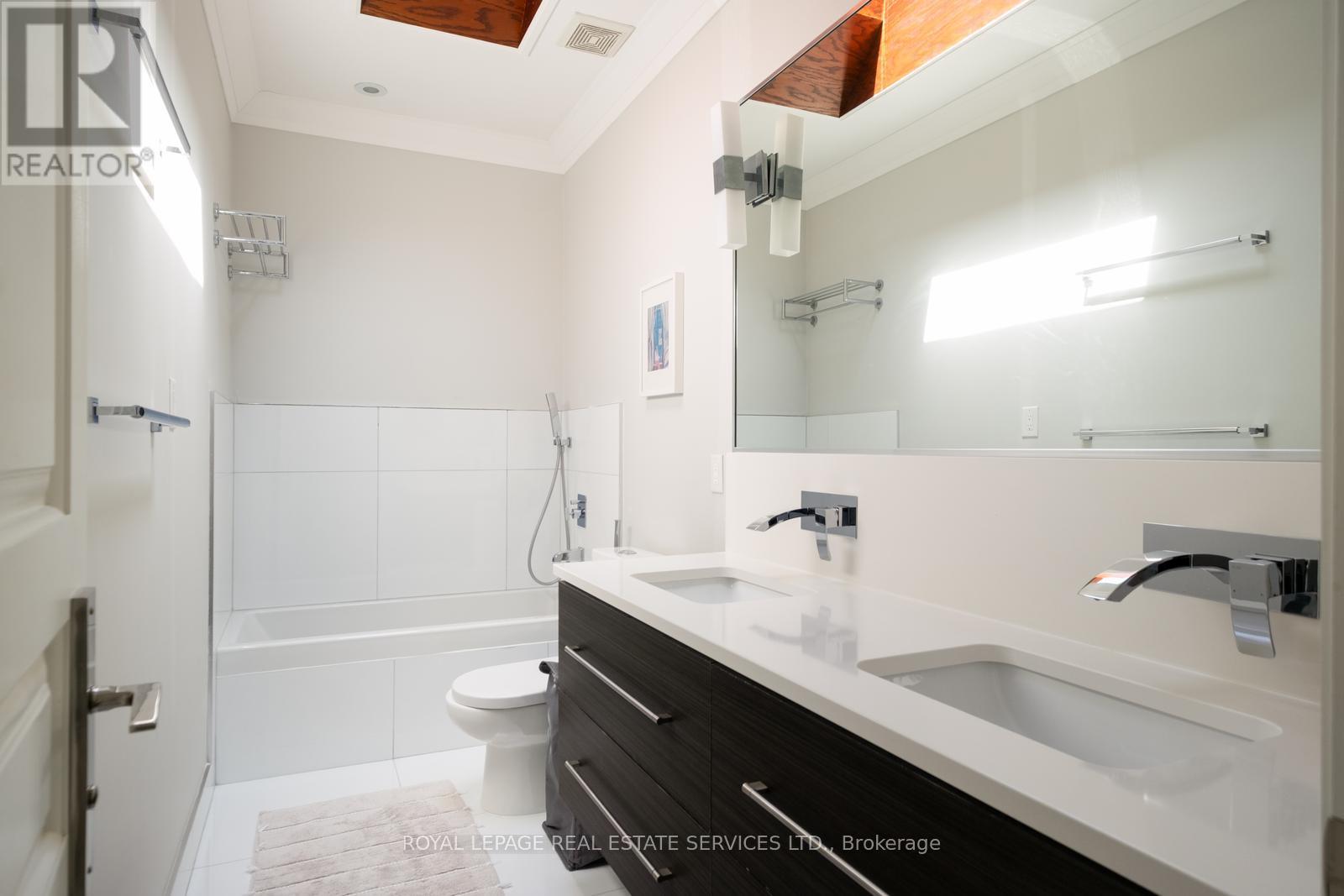 94 Cambridge Avenue, Toronto, Ontario  M4K 2L4 - Photo 15 - E13525520