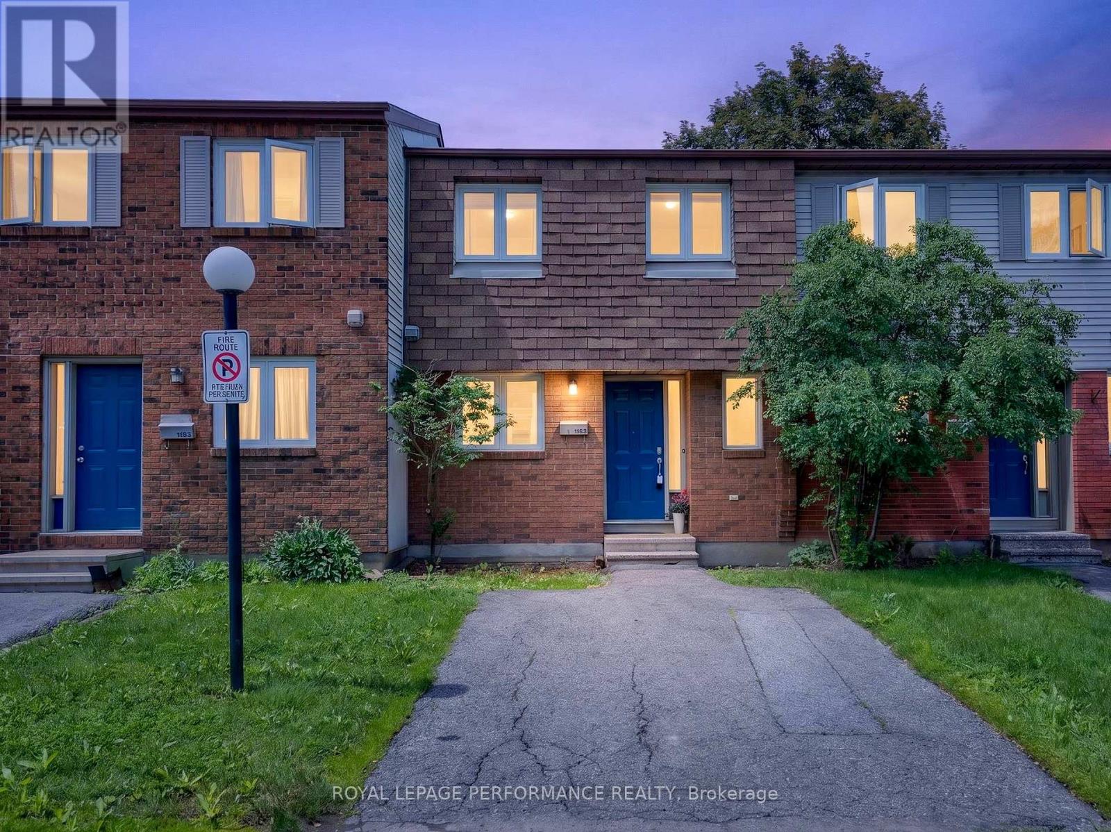 $359,90016 - 1304 Alness Court, Ottawa, Ontario