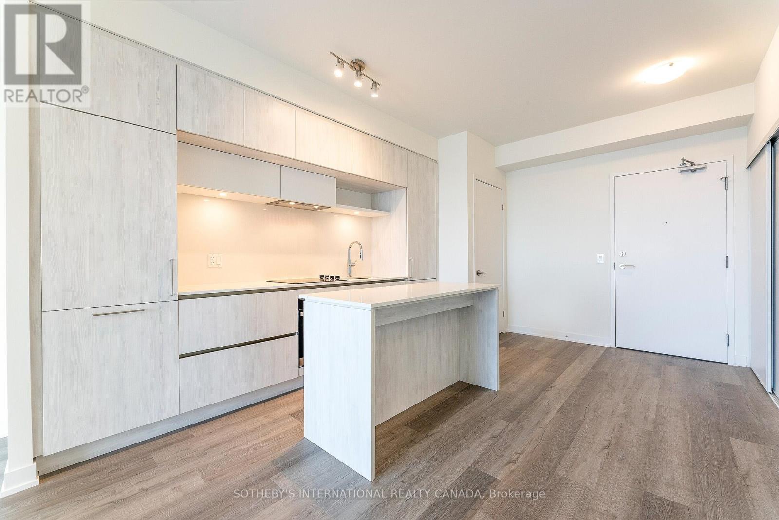 613 - 6 David Eyer Road, Richmond Hill, Ontario  L4S 0N6 - Photo 2 - N13525448