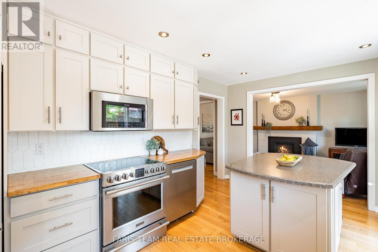 55 Oakridge Drive, Barrie (Sunnidale), Ontario  L4N 5N6 - Photo 8 - S13525440