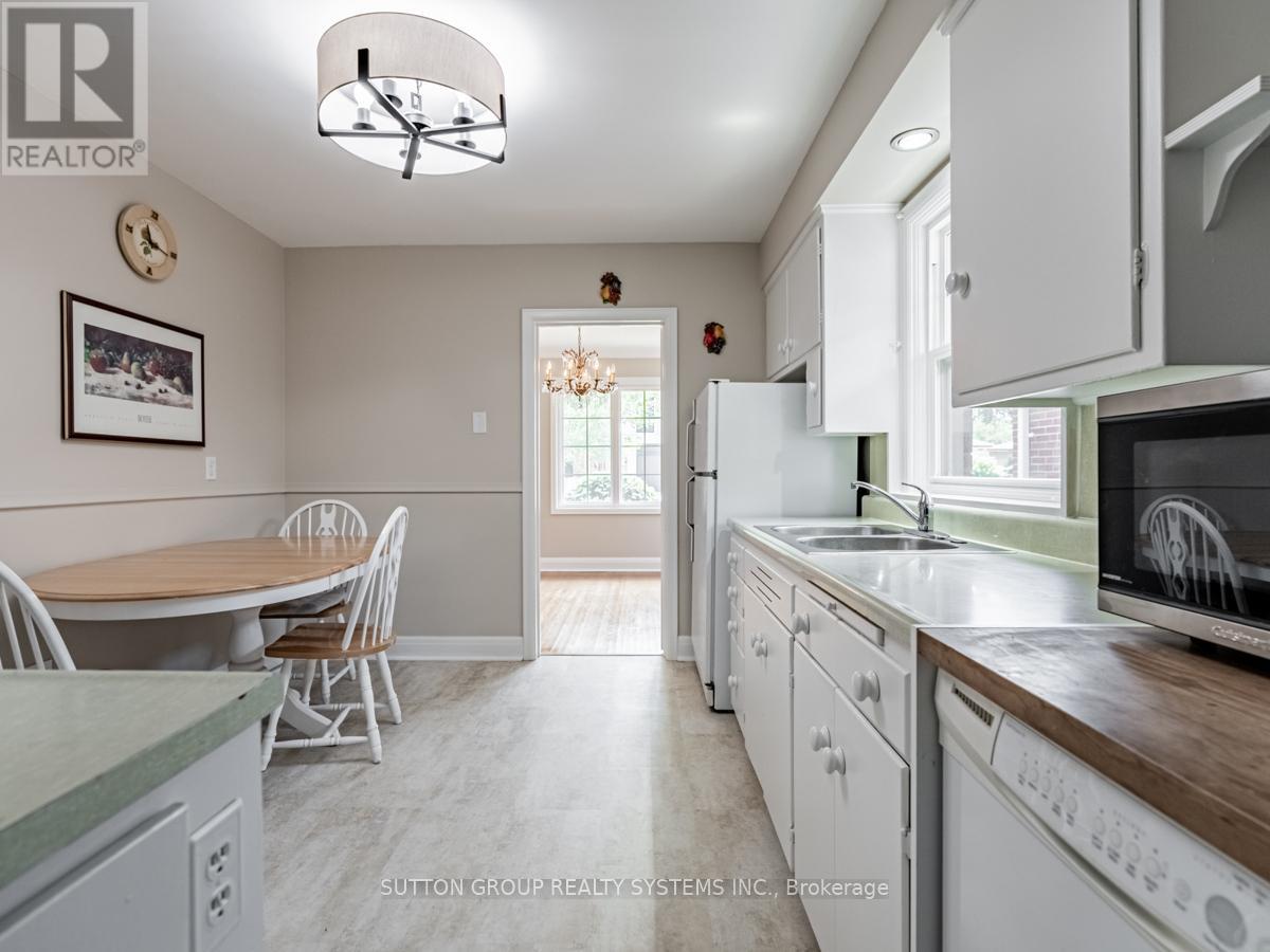 44 Saybrook Avenue, Toronto, Ontario  M8Z 2V4 - Photo 11 - W13525444