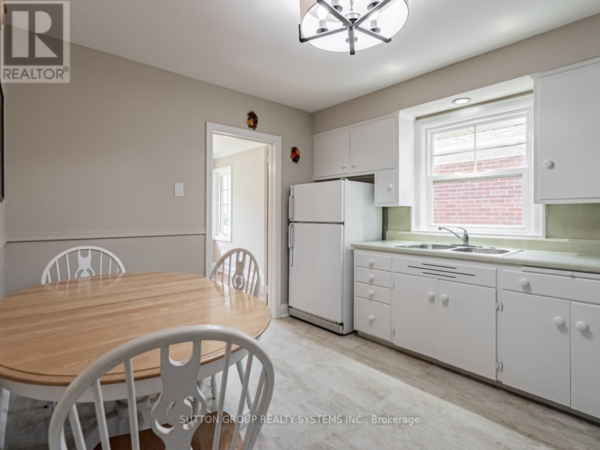 44 Saybrook Avenue, Toronto, Ontario  M8Z 2V4 - Photo 12 - W13525444
