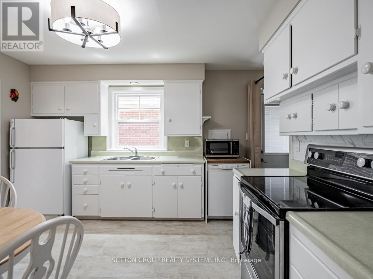 44 Saybrook Avenue, Toronto, Ontario  M8Z 2V4 - Photo 13 - W13525444