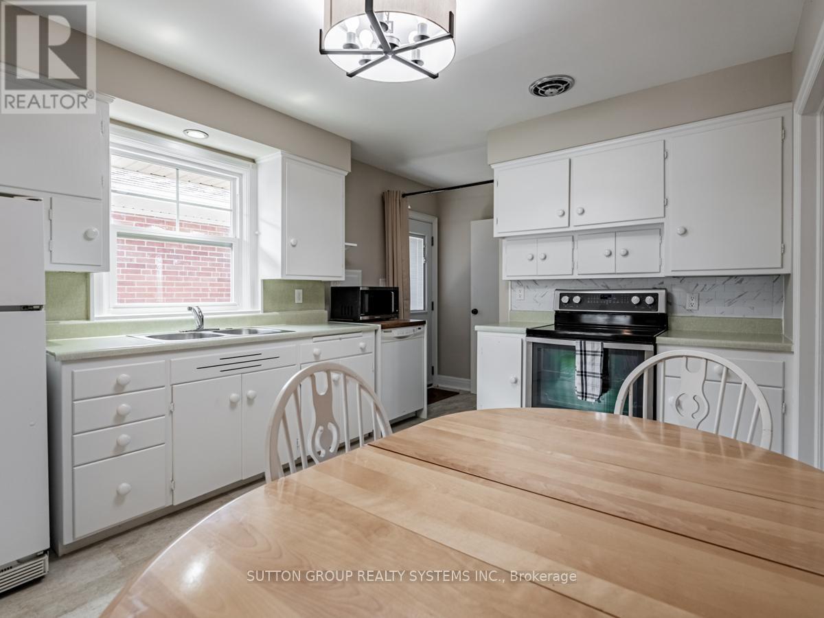 44 Saybrook Avenue, Toronto, Ontario  M8Z 2V4 - Photo 14 - W13525444