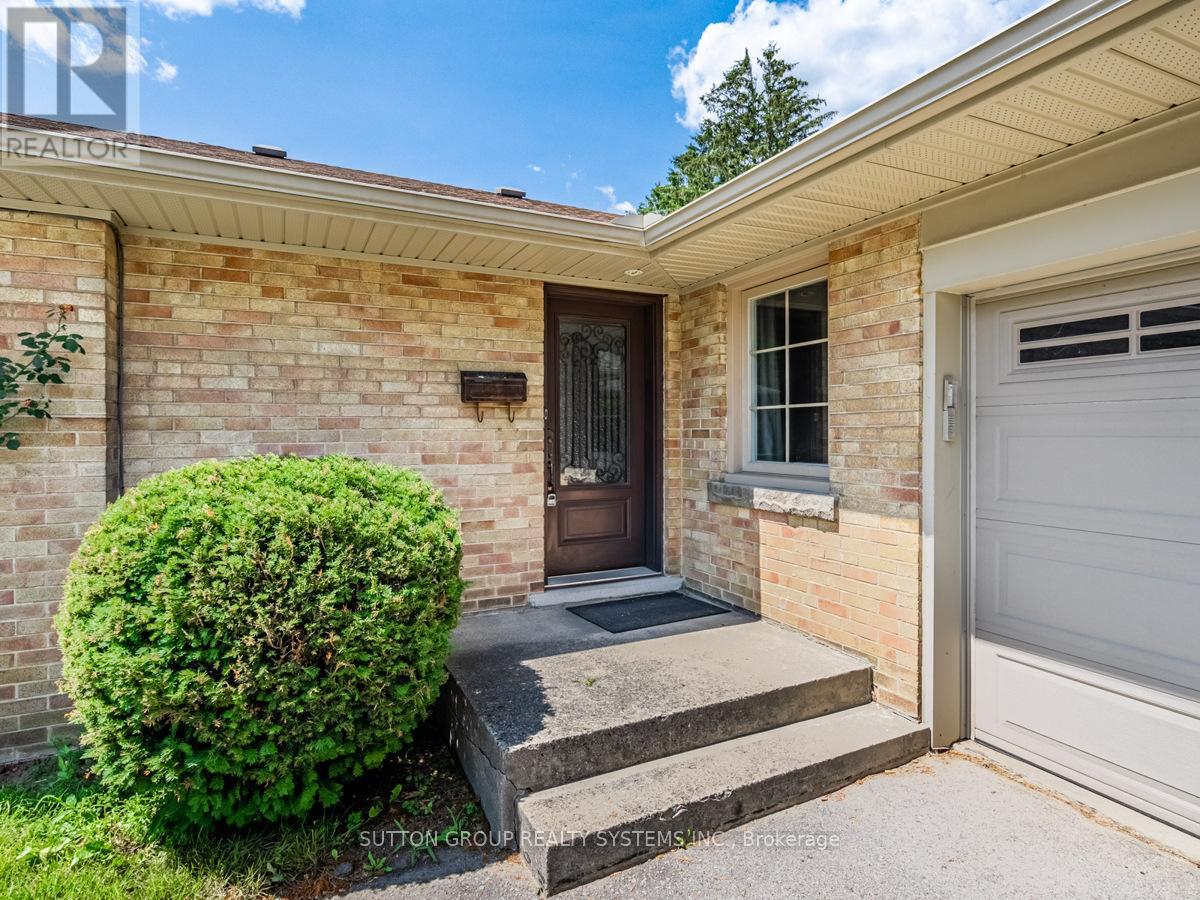 44 Saybrook Avenue, Toronto, Ontario  M8Z 2V4 - Photo 2 - W13525444