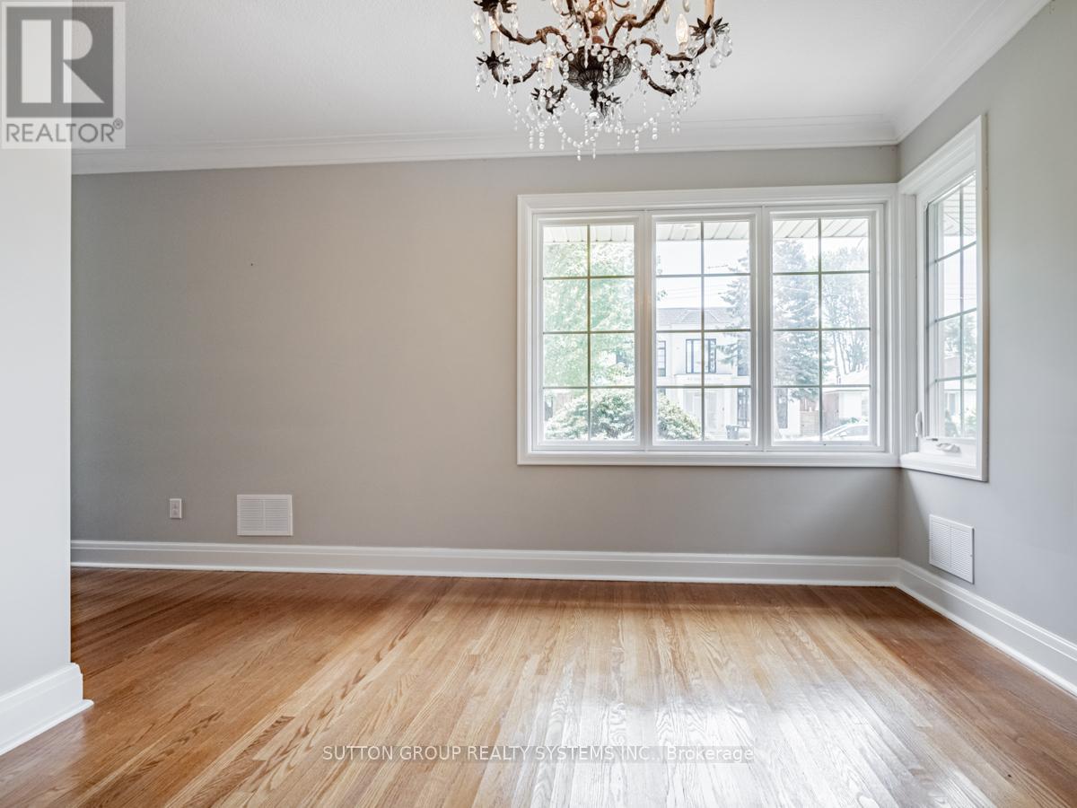44 Saybrook Avenue, Toronto, Ontario  M8Z 2V4 - Photo 9 - W13525444