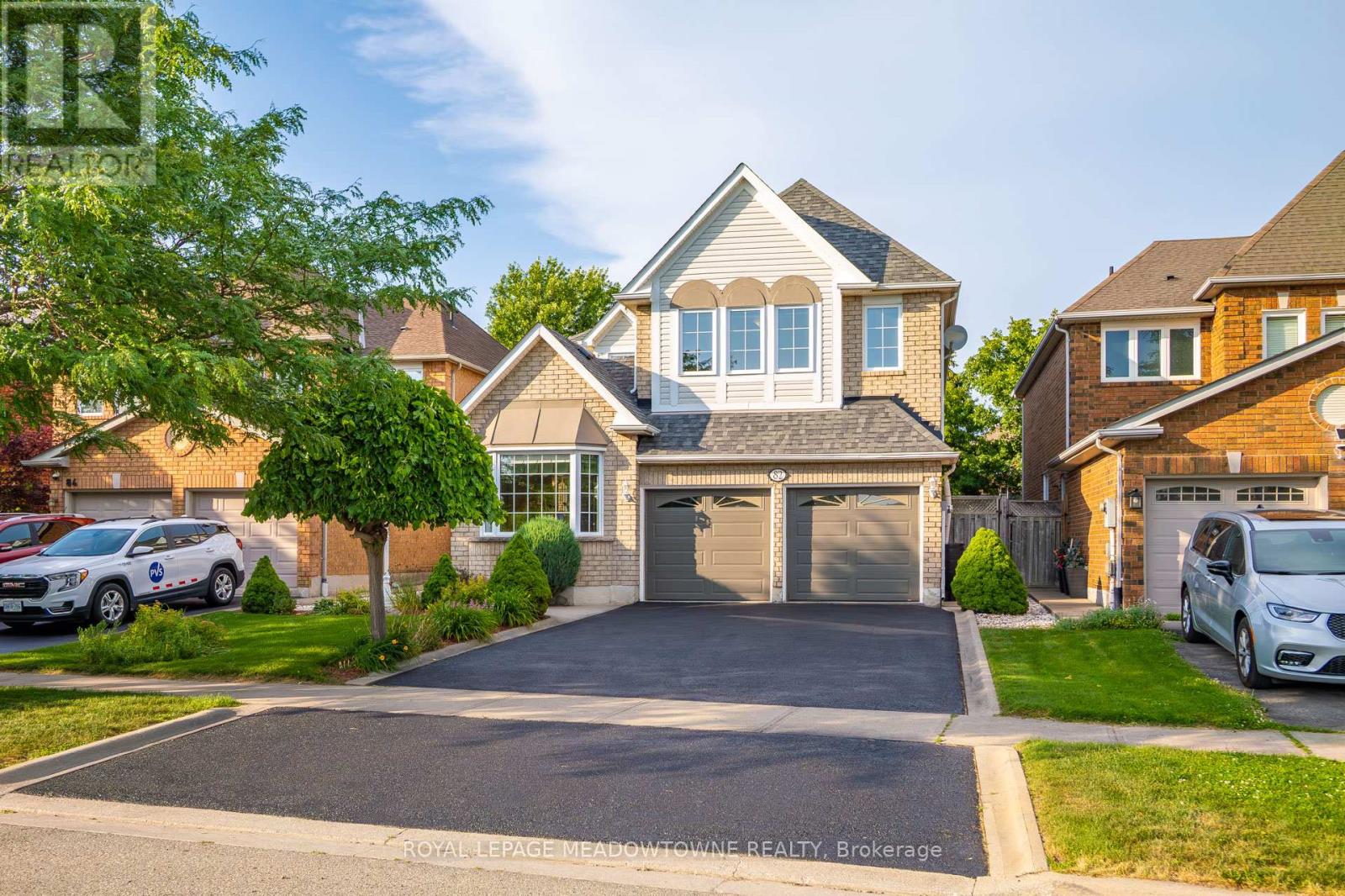 82 Miller Drive, Halton Hills, Ontario  L7G 5T2 - Photo 2 - W13525458