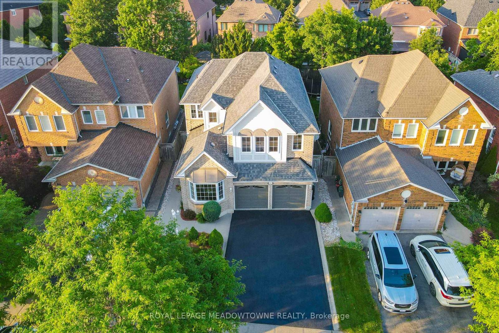 82 Miller Drive, Halton Hills, Ontario  L7G 5T2 - Photo 3 - W13525458