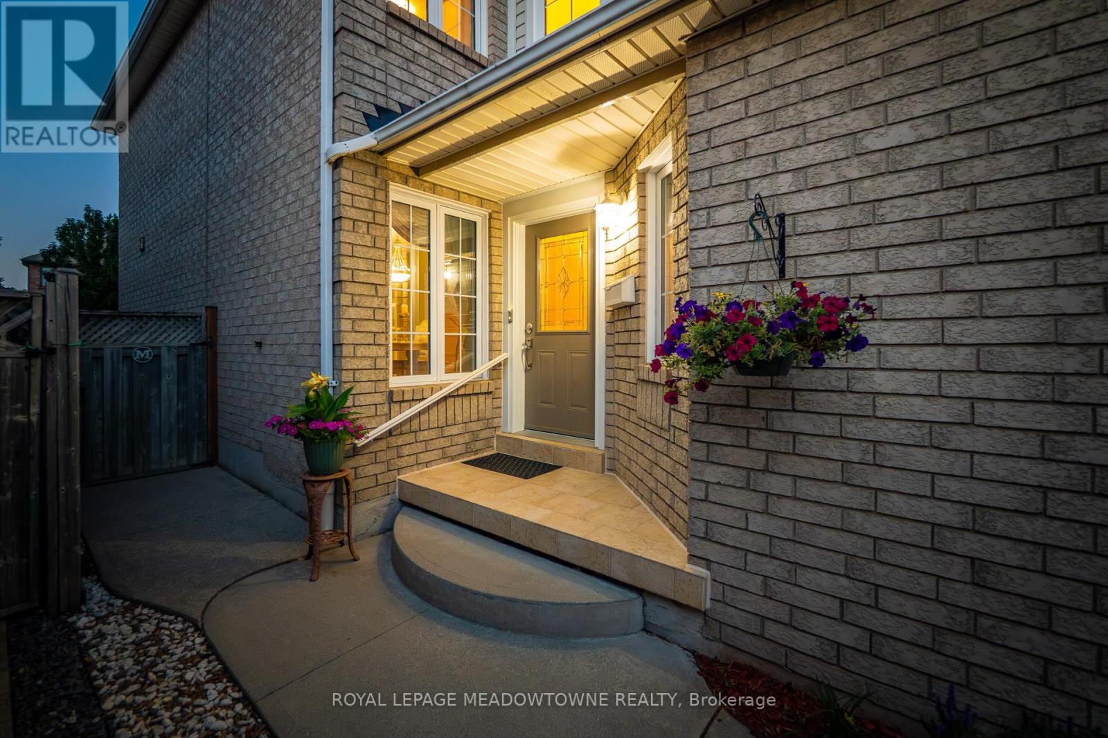 82 Miller Drive, Halton Hills, Ontario  L7G 5T2 - Photo 7 - W13525458