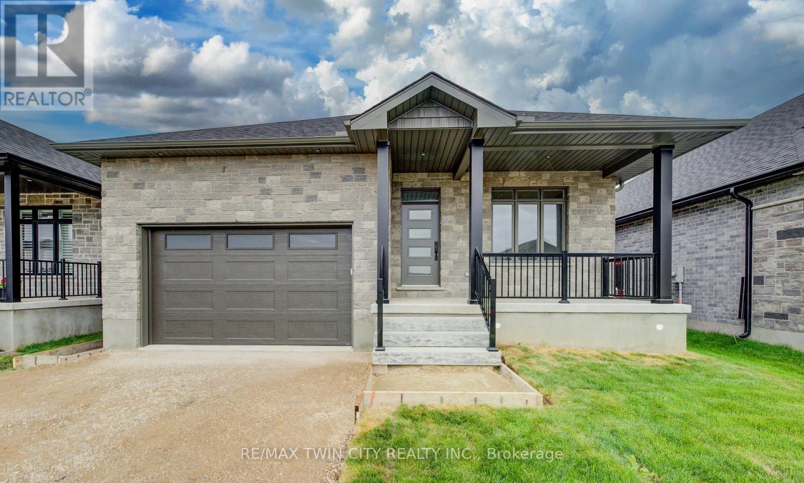 68 Weymouth Street, Woolwich, Ontario  N3B 0E6 - Photo 2 - X13525466