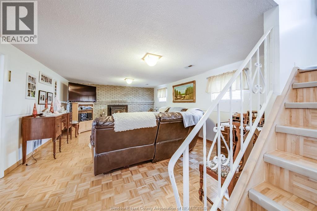 12139 Papineau, Tecumseh, Ontario  N8N 3B5 - Photo 30 - 26011918