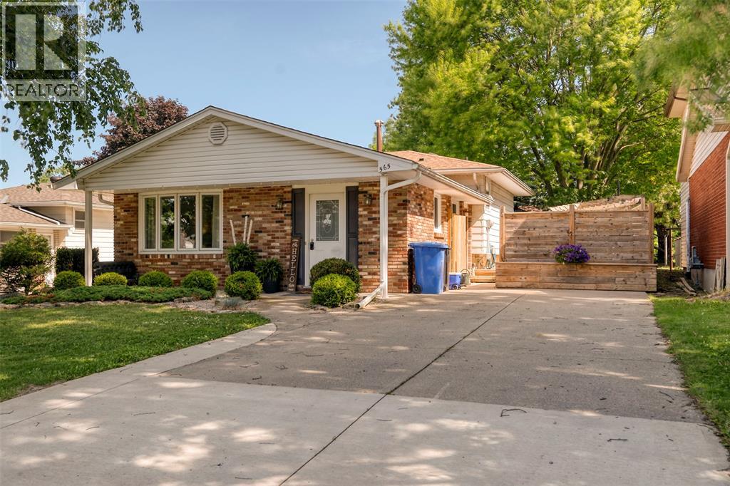 565 Plympton Street, Plympton-Wyoming photo 3
