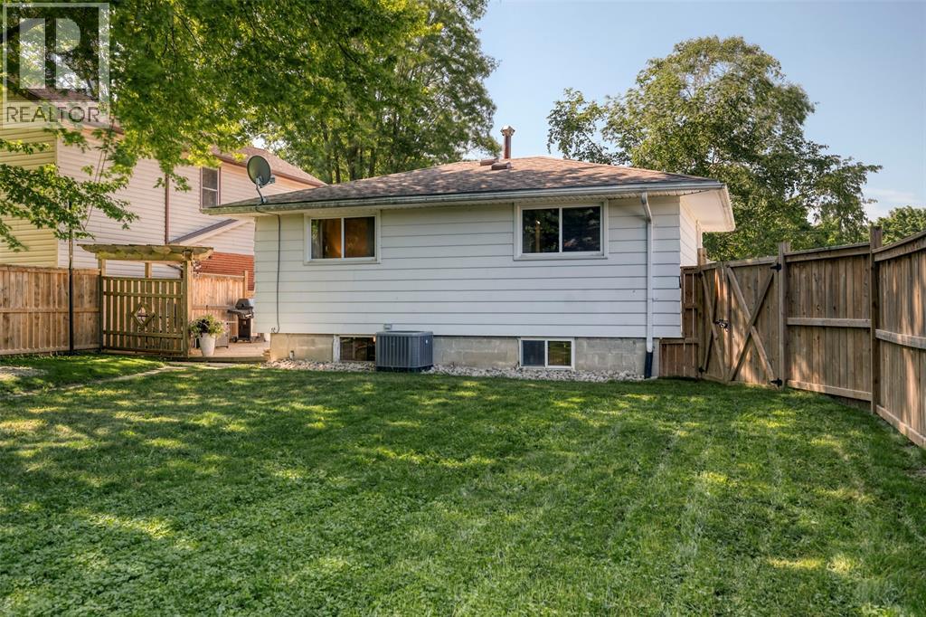 565 Plympton Street, Plympton-Wyoming, Ontario  N0N 1T0 - Photo 31 - 26016054