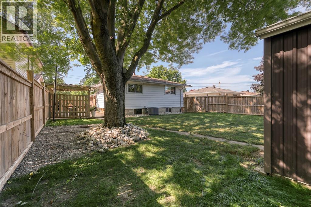 565 Plympton Street, Plympton-Wyoming, Ontario  N0N 1T0 - Photo 34 - 26016054