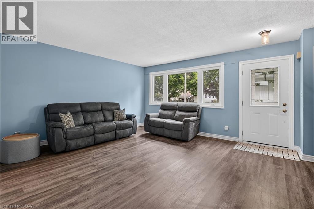 49 Birchpark Drive, Grimsby, Ontario  L3M 4M9 - Photo 8 - 40843574