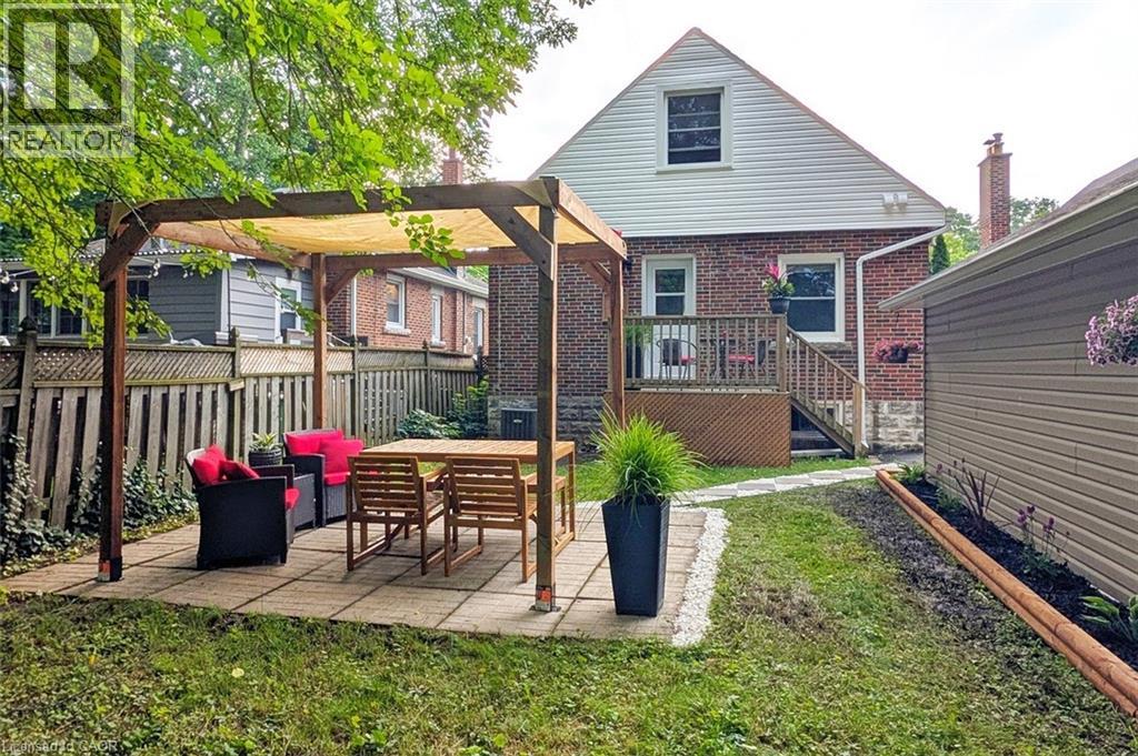 10 Dorset Place, Hamilton, Ontario  L8S 3T6 - Photo 2 - 40843336
