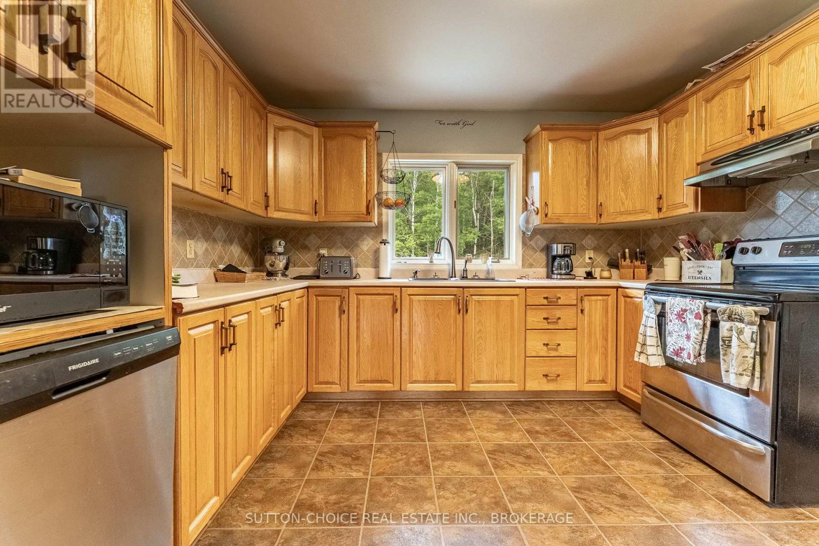 246 Yonge Street, Bonfield, Ontario  P0H 1E0 - Photo 13 - X13525568