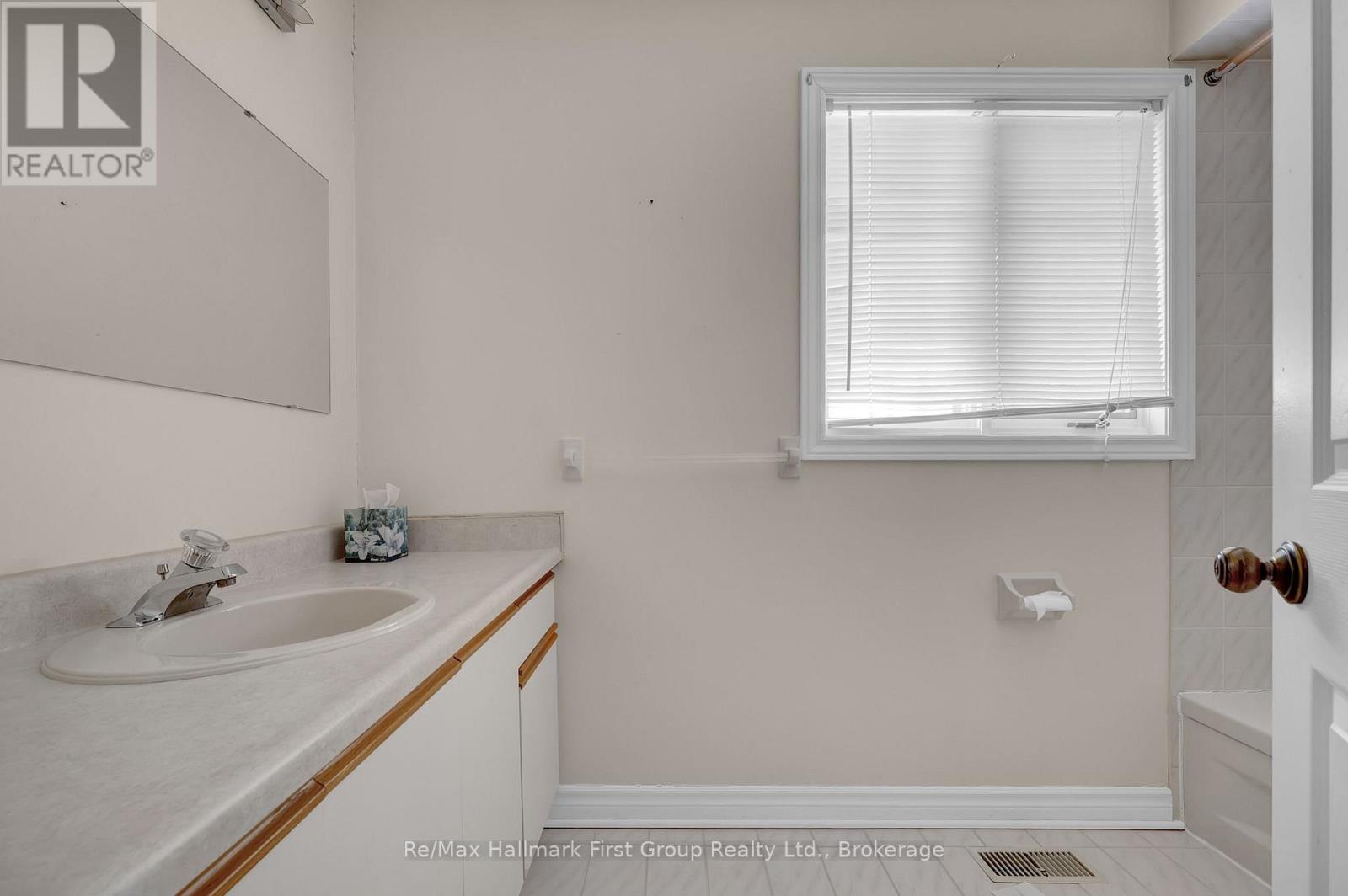 1911 Rosebank Road, Pickering, Ontario  L1V 1P7 - Photo 30 - E13525678