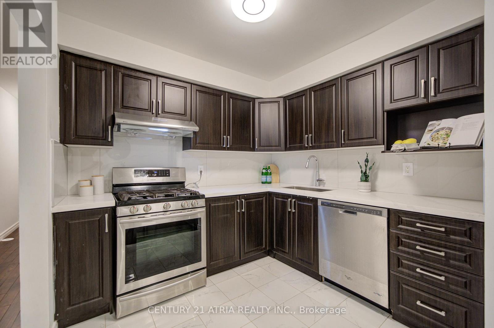 4 Sand Fern Way, Toronto, Ontario  M2J 4N8 - Photo 6 - C13525580