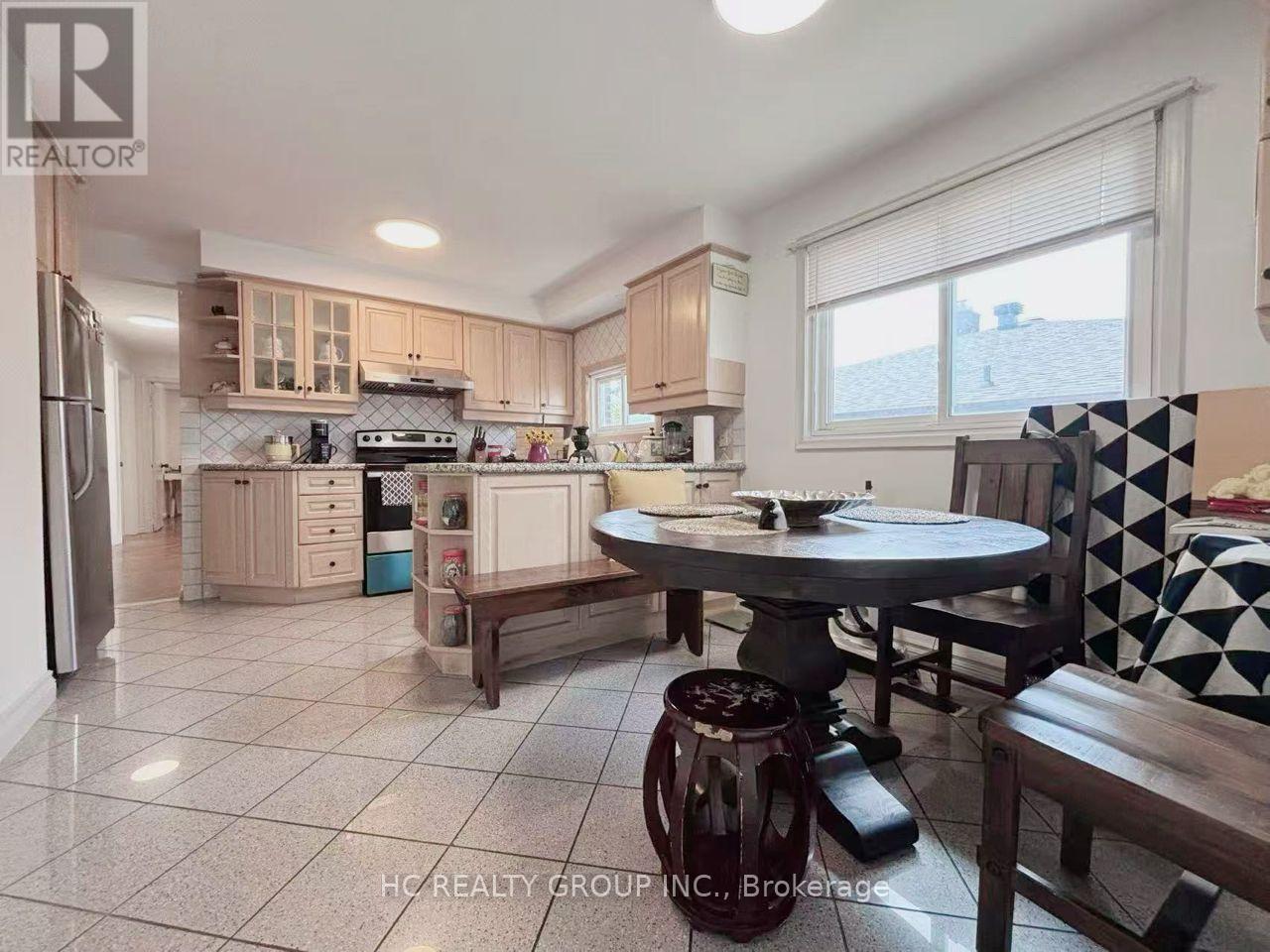 983 Old Cummer Avenue, Toronto, Ontario  M2H 1W5 - Photo 2 - C13525640