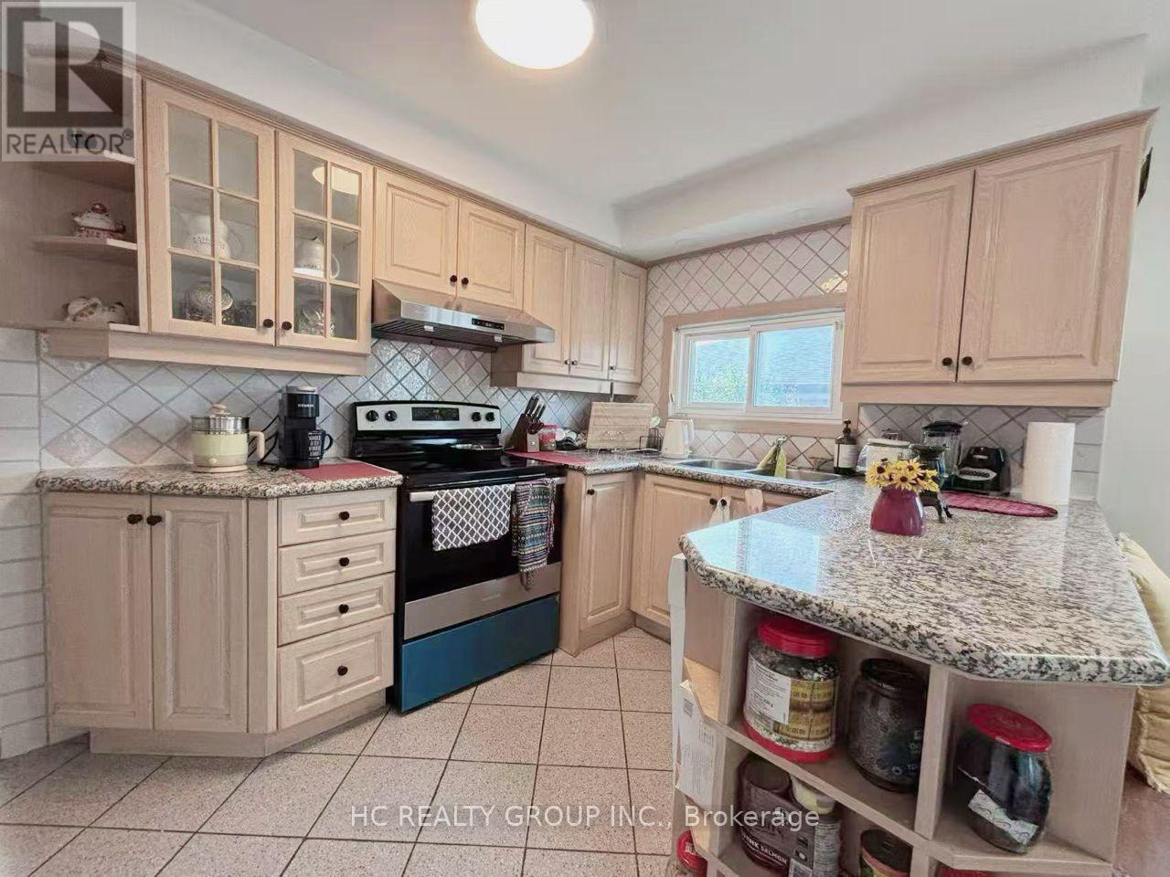 983 Old Cummer Avenue, Toronto, Ontario  M2H 1W5 - Photo 3 - C13525640