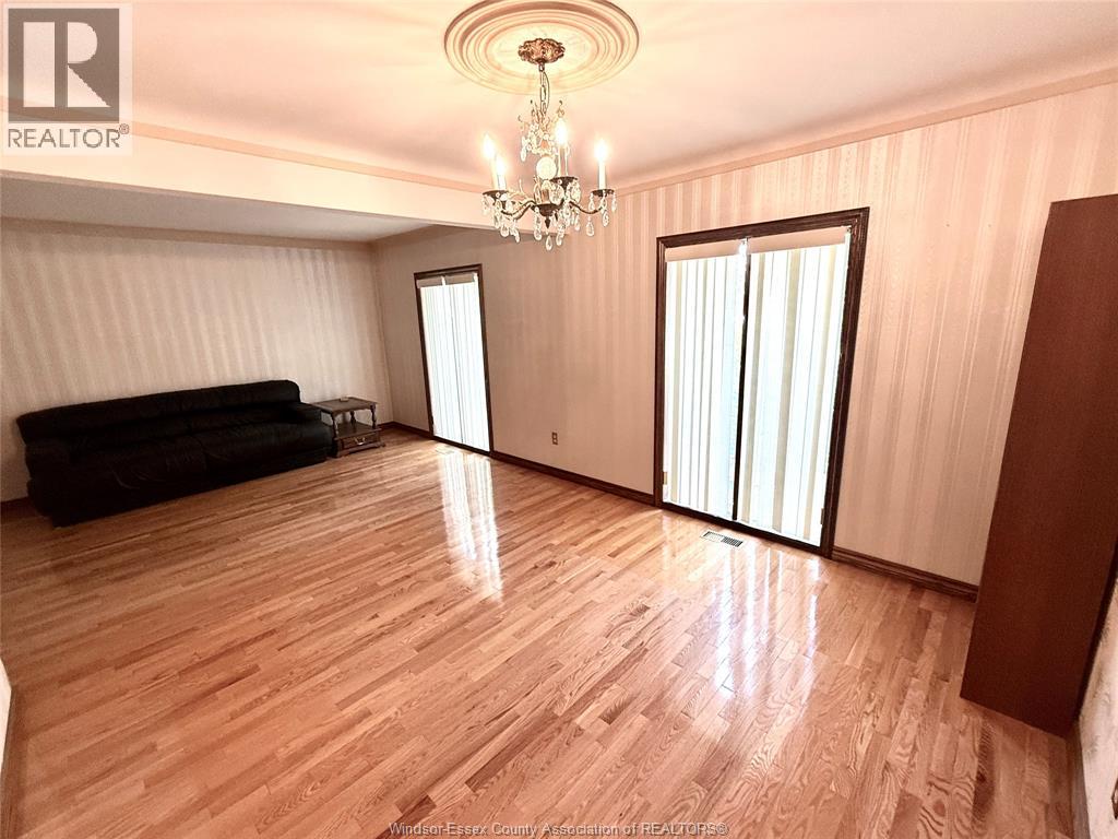 377 Fairway, St. Clair Beach, Ontario  N8N 2Y9 - Photo 11 - 26016063