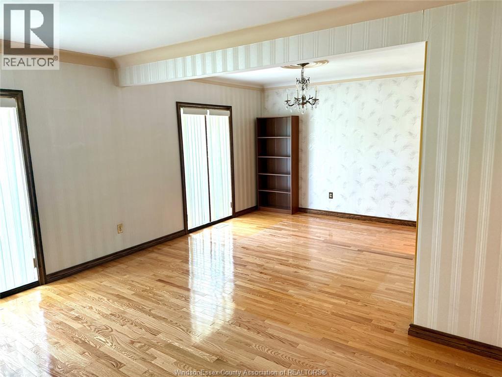 377 Fairway, St. Clair Beach, Ontario  N8N 2Y9 - Photo 9 - 26016063