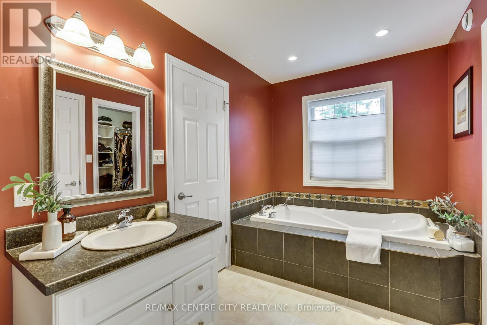 26098 Kerwood Road, Adelaide Metcalfe, Ontario  N7G 3H5 - Photo 10 - X13525618