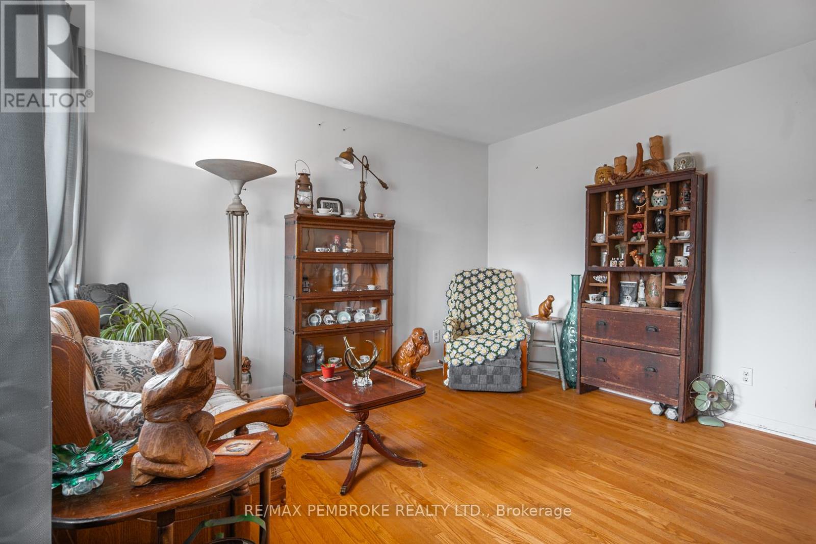 136 Ellis Avenue, Pembroke, Ontario  K8A 2H9 - Photo 3 - X13525630
