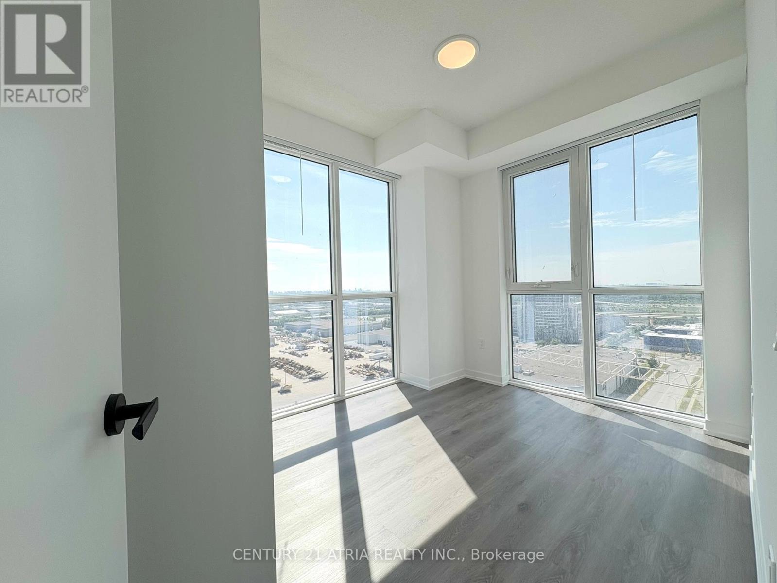 2310 - 28 Interchange Way, Vaughan, Ontario  L4K 0P8 - Photo 10 - N13525602