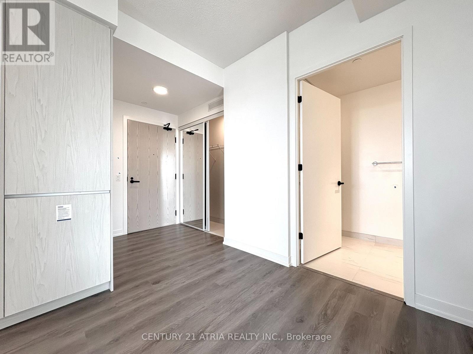 2310 - 28 Interchange Way, Vaughan, Ontario  L4K 0P8 - Photo 4 - N13525602