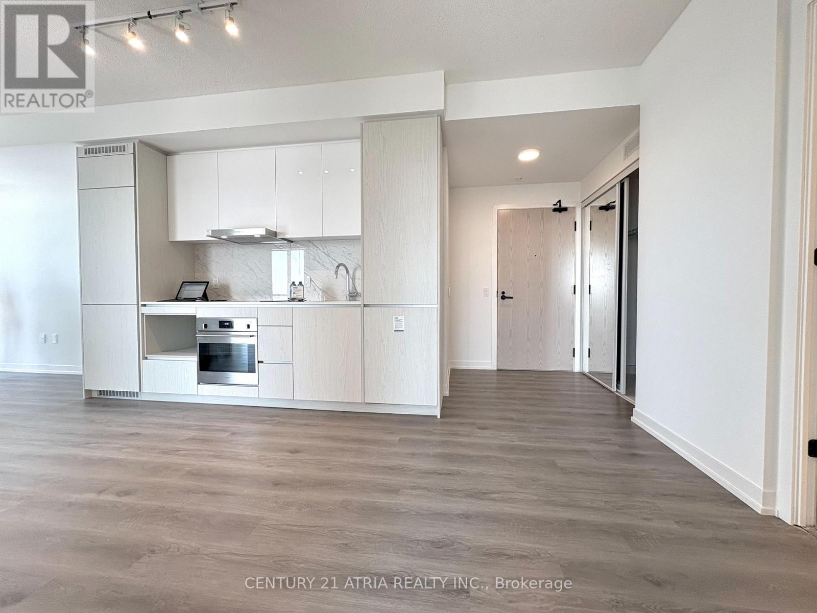 2310 - 28 Interchange Way, Vaughan, Ontario  L4K 0P8 - Photo 5 - N13525602