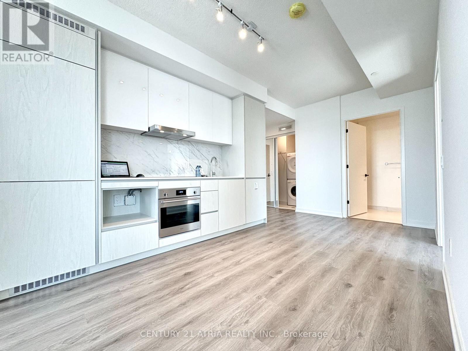 2310 - 28 Interchange Way, Vaughan, Ontario  L4K 0P8 - Photo 6 - N13525602