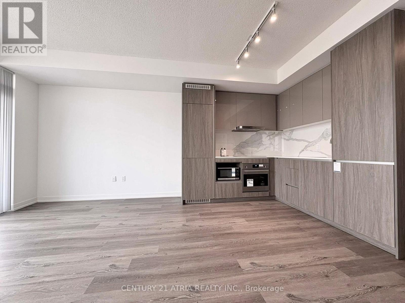805 - 28 Interchange Way, Vaughan, Ontario  L4K 0P8 - Photo 2 - N13525606
