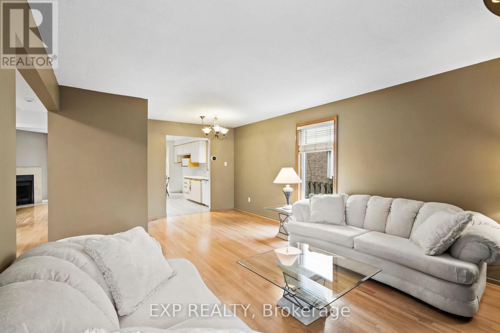 25 Lilac Avenue, Markham, Ontario  L3T 5K1 - Photo 4 - N13525708