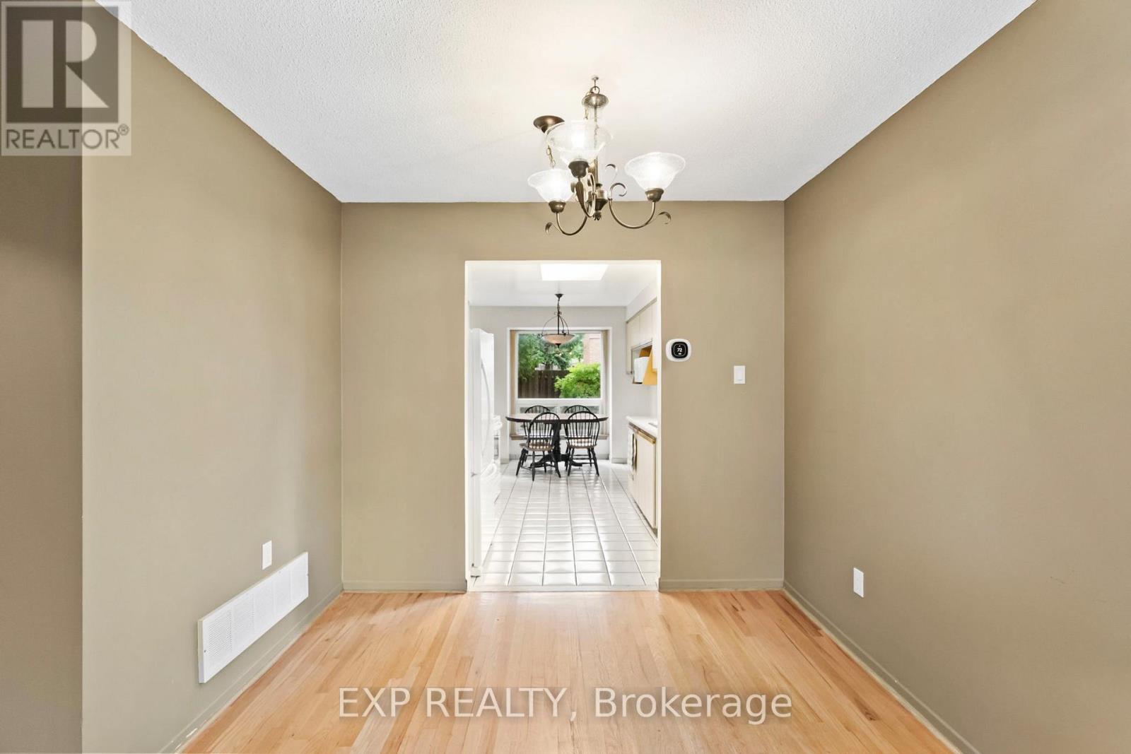 25 Lilac Avenue, Markham, Ontario  L3T 5K1 - Photo 8 - N13525708