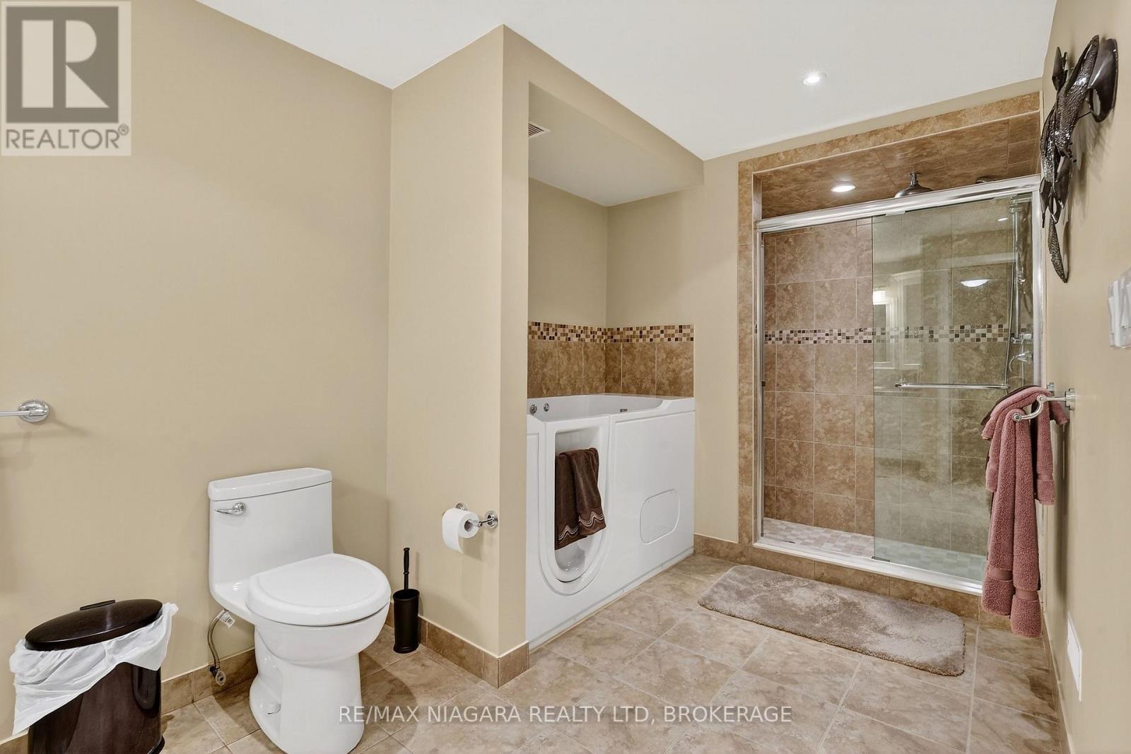 6775 Domenic Crescent, Niagara Falls, Ontario  L2J 4L5 - Photo 38 - X13525692