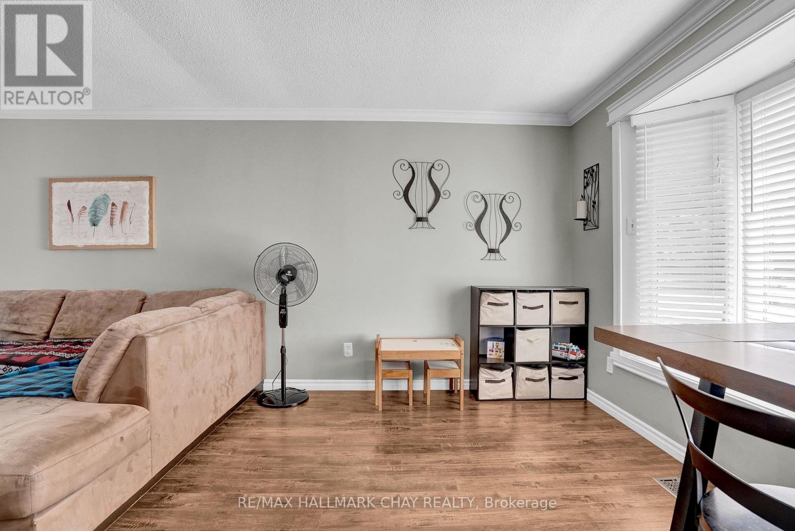 16 Austen Lane, Barrie (Letitia Heights), Ontario  L4N 4V1 - Photo 7 - S13525564